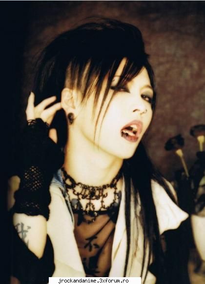 miyavi the best imi place mult miyavi! sunt fana visual kei j-rock fav snt miyavi reita[the miyavi